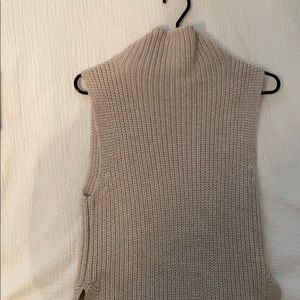 SOLD!!! ARITZIA KNIT TANK